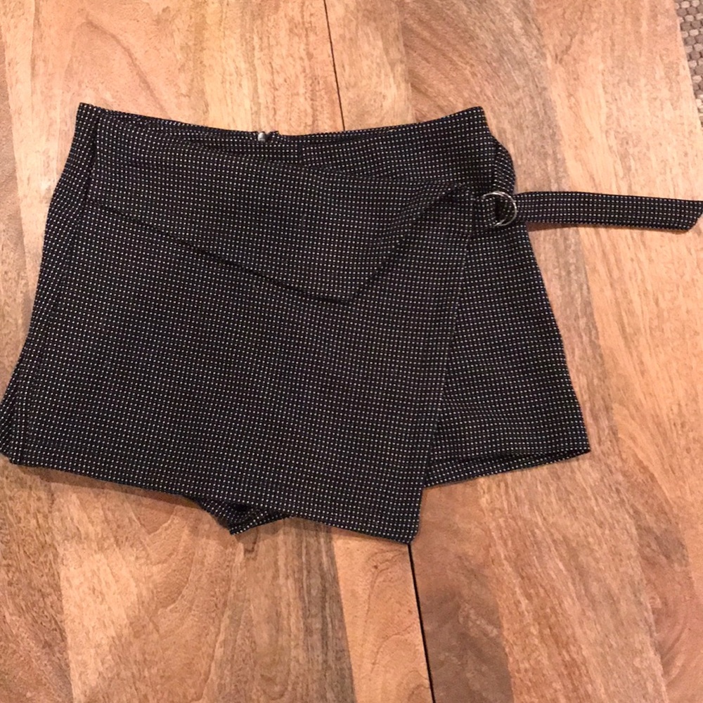 Zara Trafaluc Skort Black and White
